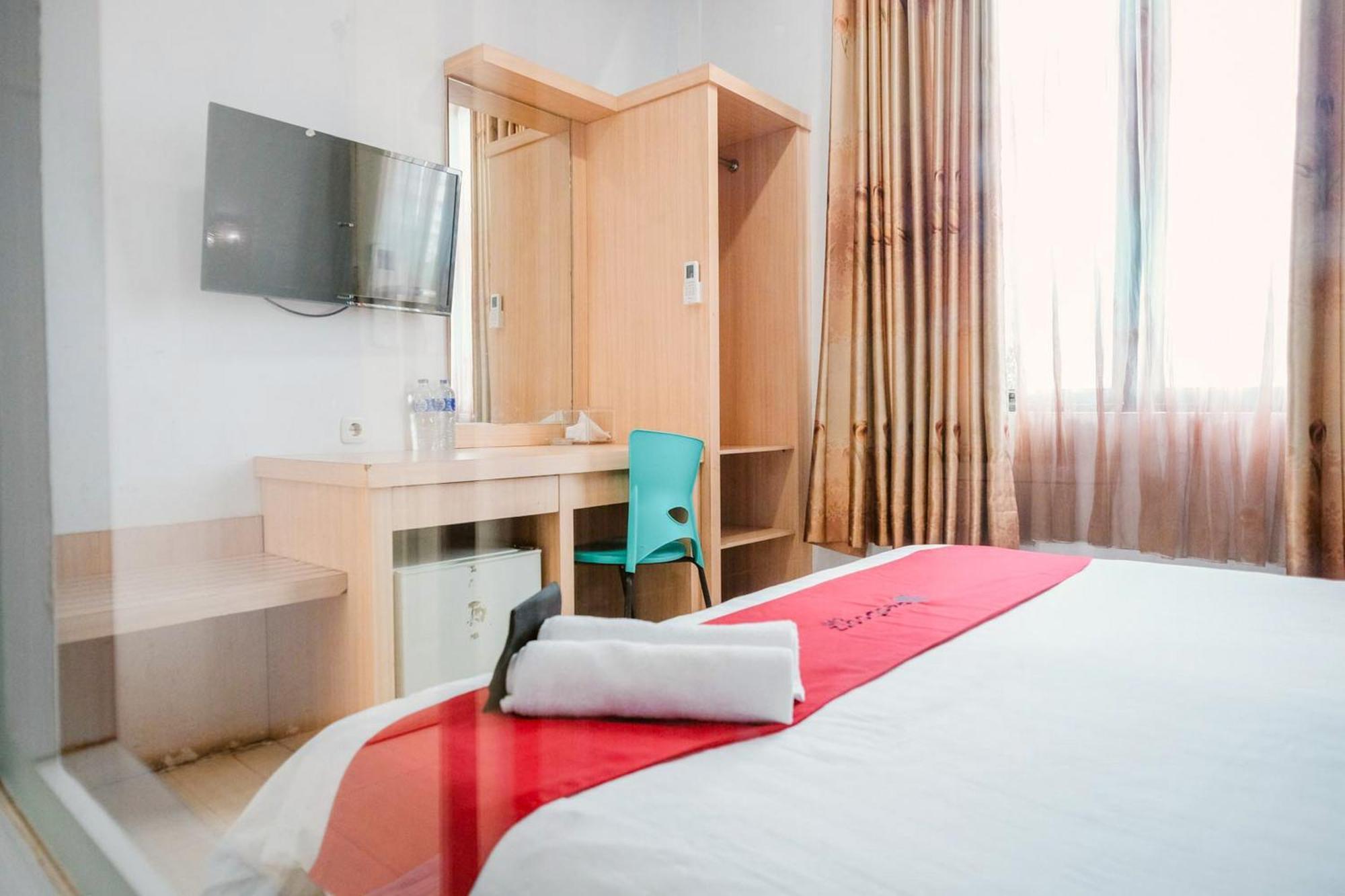 Reddoorz Premium At Hotel T-One Jambi Tanjungjohor Exterior foto